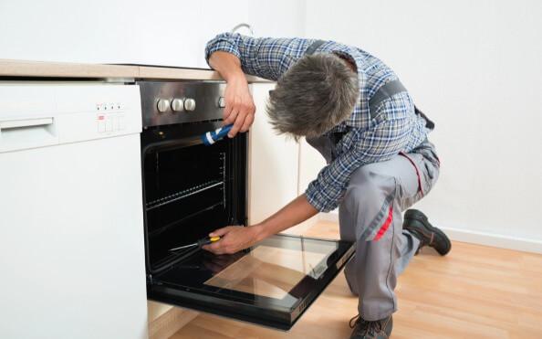 an average oven repair takes approximately 1-2 hours to complete, depending on the issue